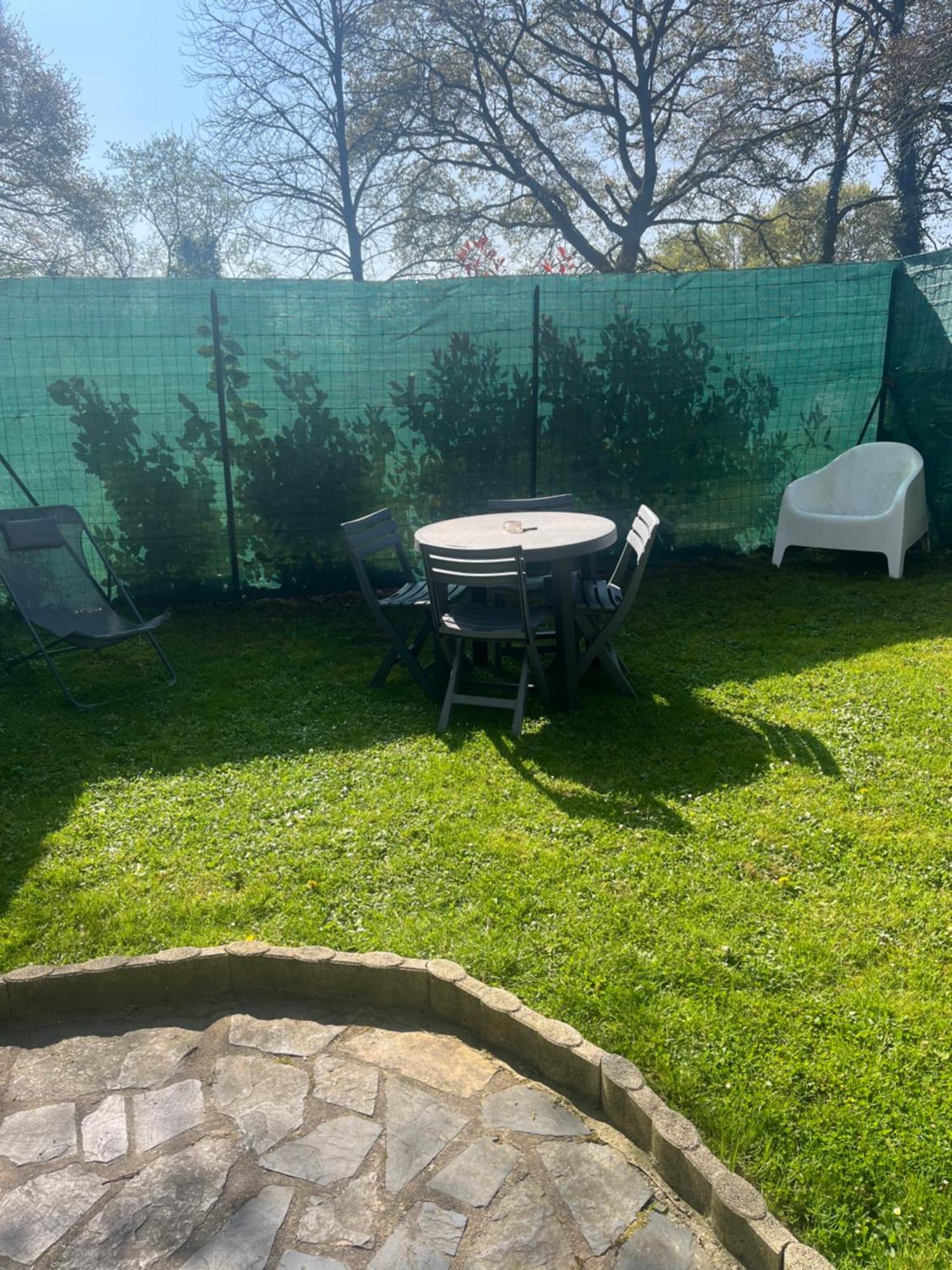 La Petite Maison De Kerguiniou Glomel Kültér fotó